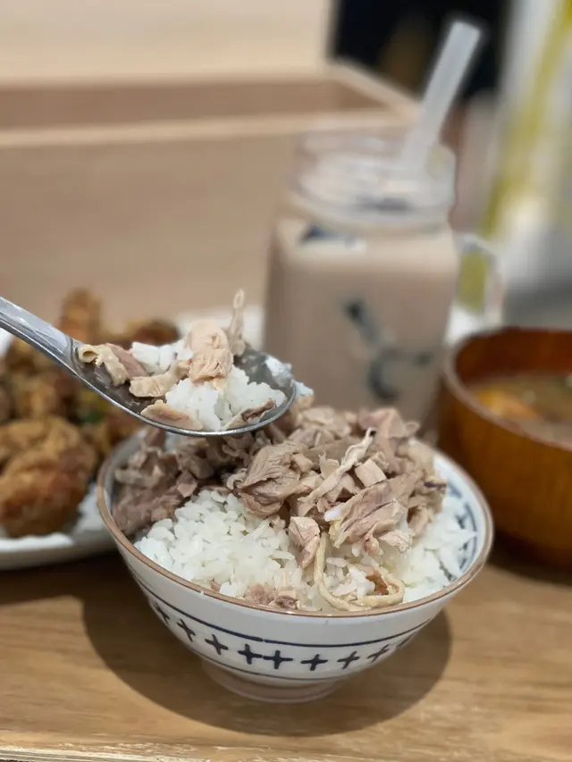手撕台灣走地雞肉飯