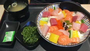 角切魚生飯定食