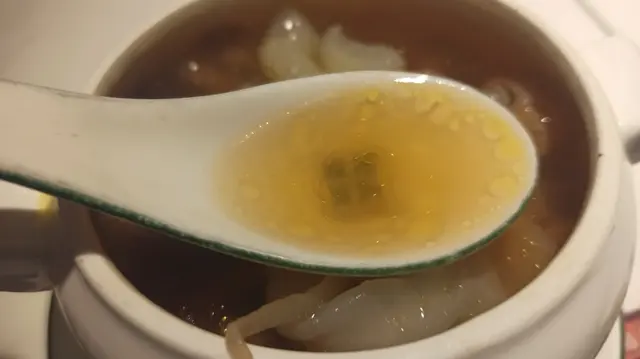 淮杞花膠燉雞湯
