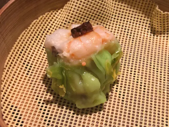 兩粒鮮蝦喺入邊,  豬肉份量唔會太多，恰到好處。