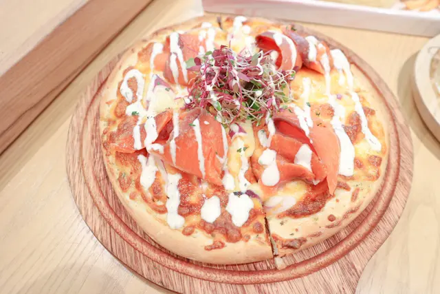 煙燻三文魚薄餅