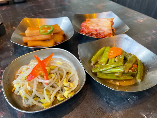 芽菜、豆角、醃蘿白、泡菜