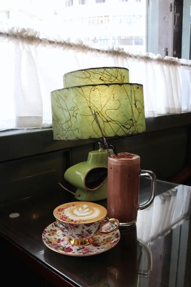 Venus · rose latte | Deluxe Chocolate