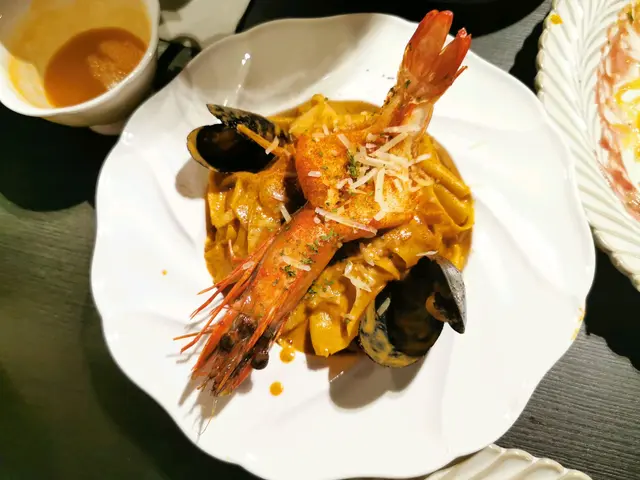 煎虎蝦龍蝦汁寬帶麵