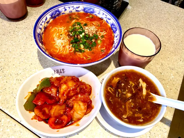 一人餐$102、凍豆漿+$5、擔擔麵+$10