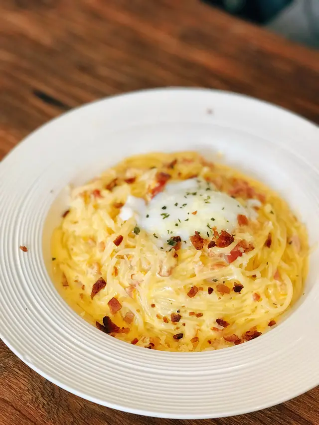 流心蛋卡邦尼意粉