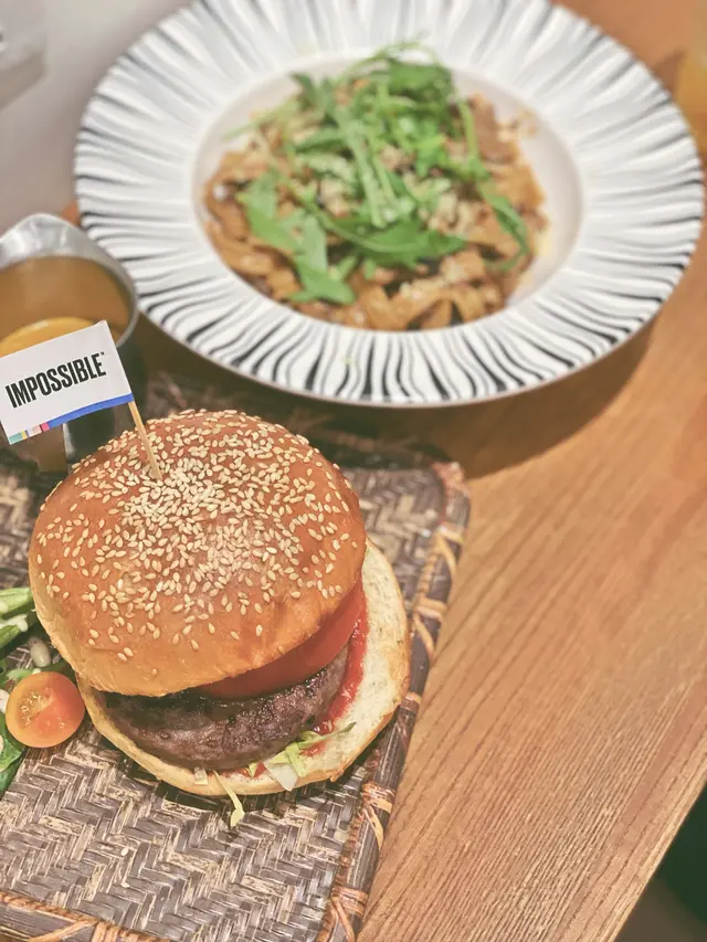 經典𝘐𝘮𝘱𝘰𝘴𝘴𝘪𝘣𝘭𝘦 漢堡