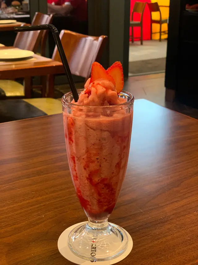 新鮮士多啤梨製作,質感略嫌水分太多