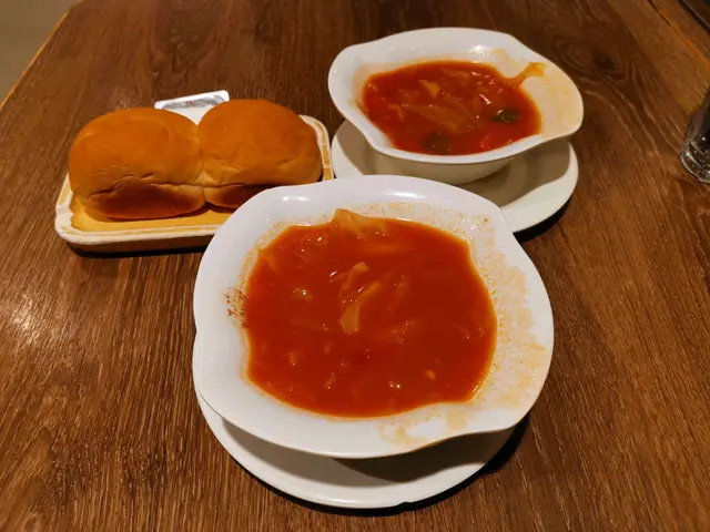 紅湯及餐包
