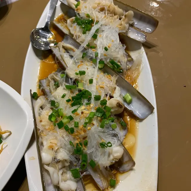 蒜蓉粉絲蒸聖子皇