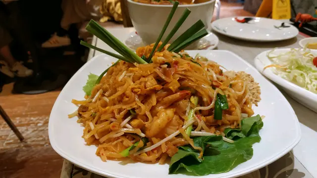 泰式鮮蝦炒金邊粉