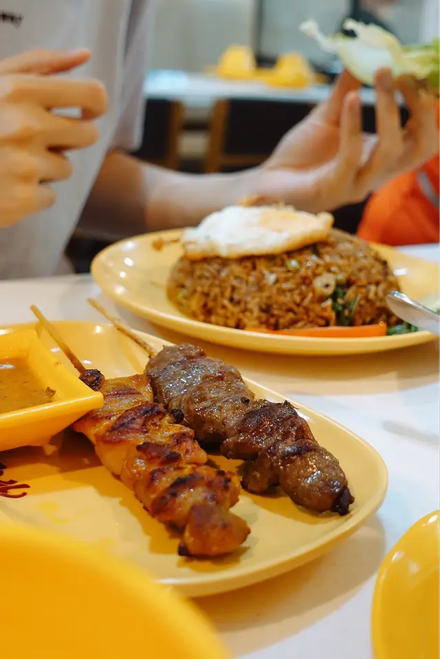 雞肉牛肉沙爹串燒