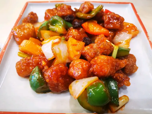 咕嚕肉外脆內嫩,醬汁酸甜適中