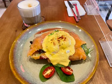 Egg benedict with Salmon