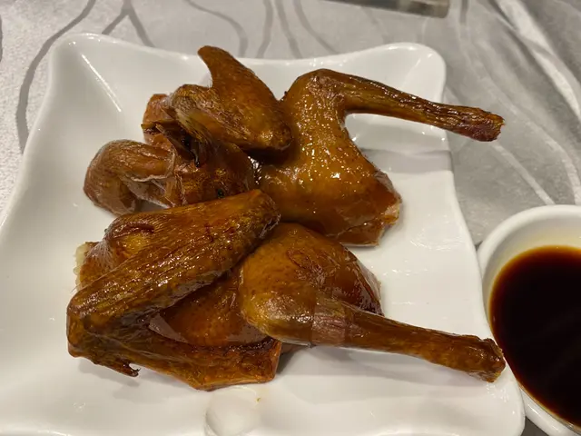 脆皮燒乳鴿