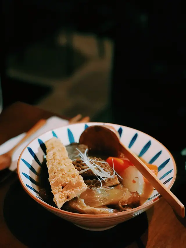 木玥招牌紅燒牛肉麵