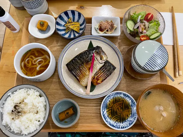 鹽燒日本產鯖魚