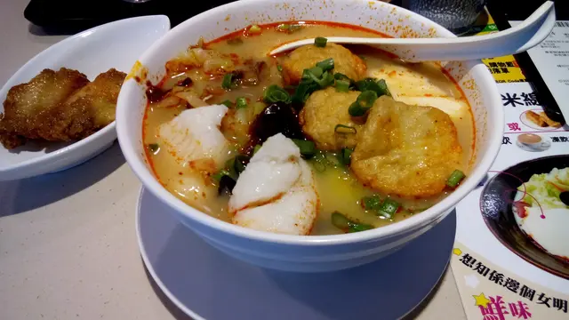 驚喜 ！ 鮮美"豆腐花"魚腐魚湯米線配順滑芒果酸奶特飲！
