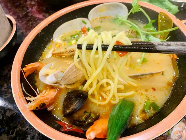 卜卜蜆冬蔭功麵