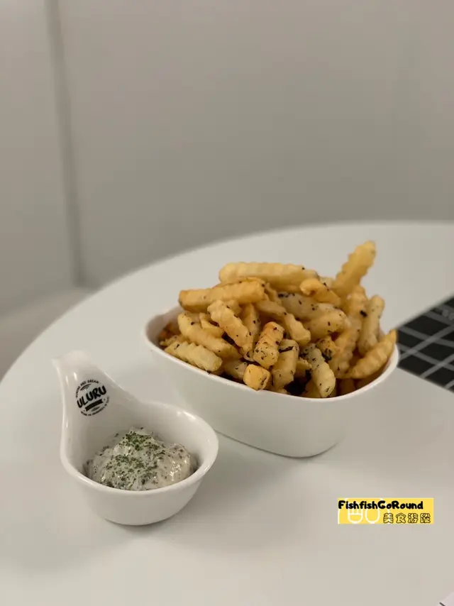 炸薯條配黑松露蛋黃醬