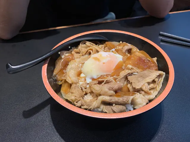 吉牛丼配溫泉蛋
