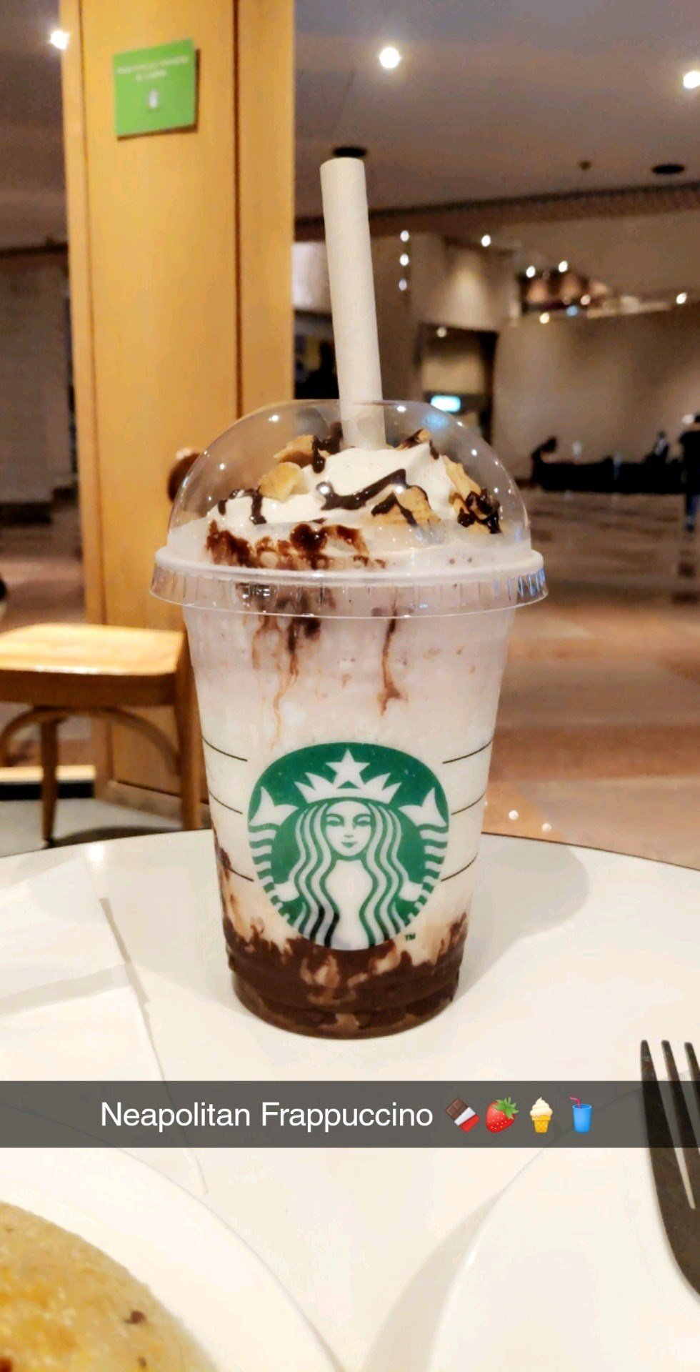 Neapolitan Frappuccino Grande Size 磻 Starbucks Coffees Photo In Tsim Sha Tsui Hong Kong 6425