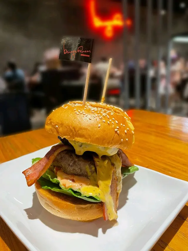 黑松露芝士大烤菇煙肉牛肉漢堡