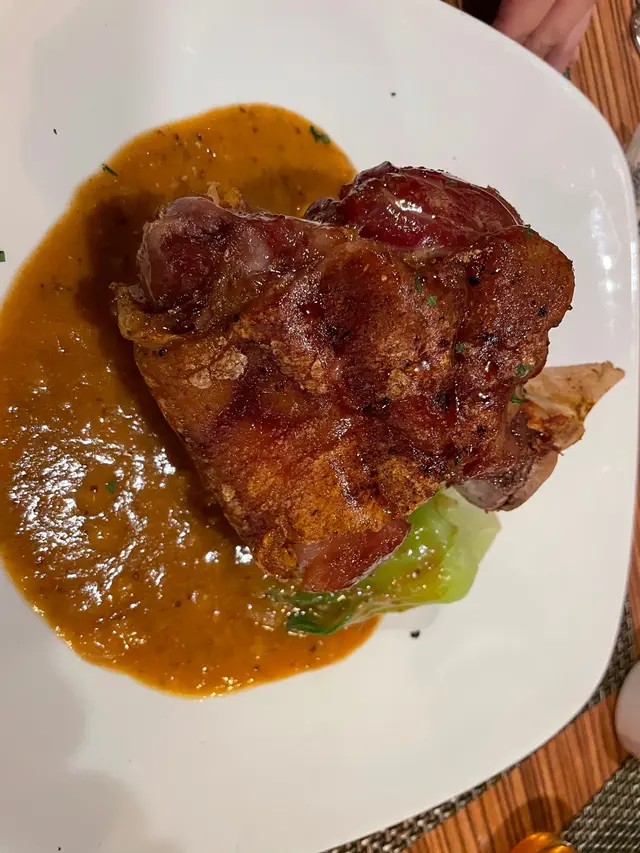 捷克烤啤酒蜜糖豬手