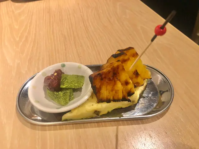 炭燒菠蘿、紅豆蕨餅