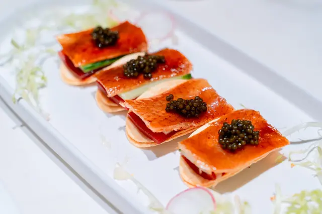 黃金鴨件伴魚子醬