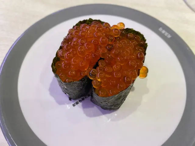 三文魚籽軍艦
