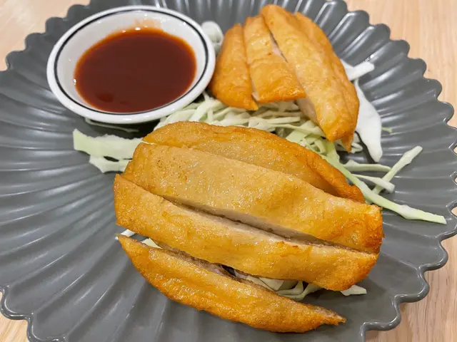 甜不辣不嬲都係我最鐘意係嘅台灣小食,呢到炸得岩岩好,又夠熱,可惜只有兩塊