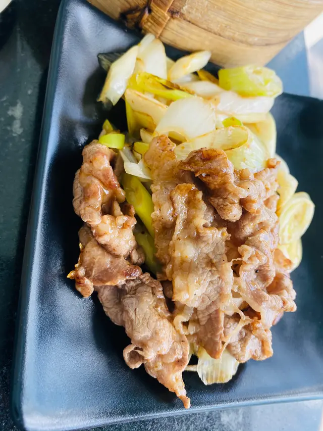 咩料,炒肥牛囉,我覺得咸左少少