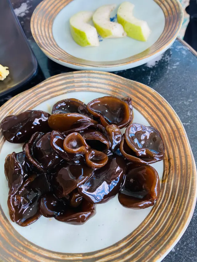 話梅石榴吾夠話梅味,陳醋云耳太酸,但云耳夠厚,口感吾錯,但太酸食左兩啖