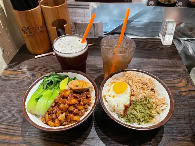 阿元魯肉飯 爆蛋雞肉飯