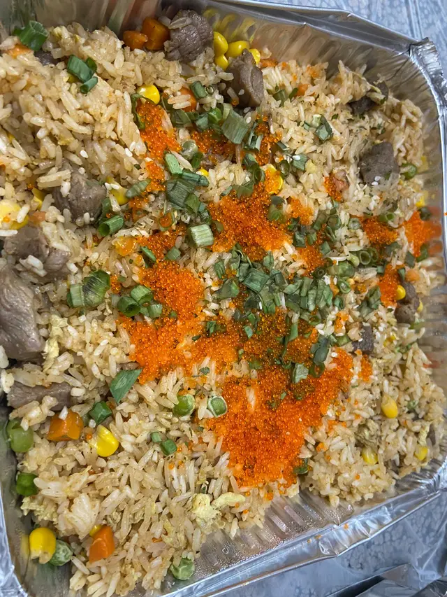 日本一口和牛炒飯配飛魚籽