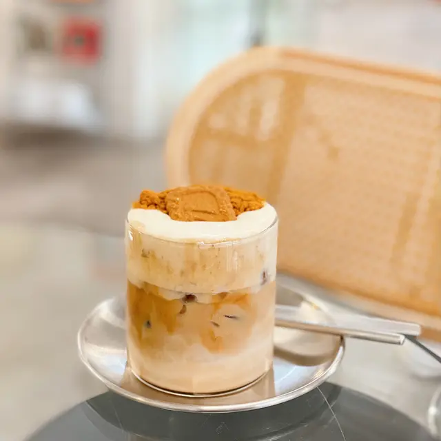 Lotus  Biscoff  latte