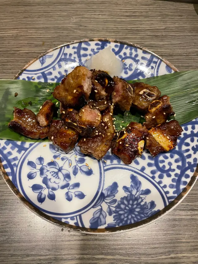 燒得好香好Juice嘅肋骨