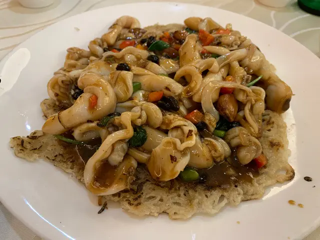 豉椒炒蟶子配煎米粉底