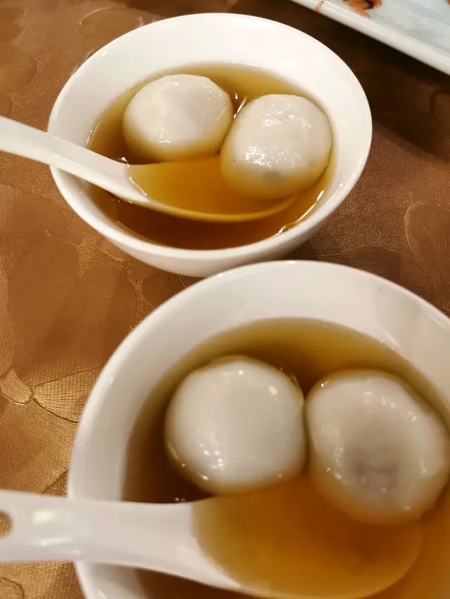 甜品:福元爆漿芝麻湯圓