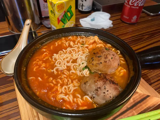 蕃茄湯豬肉餅公仔麵