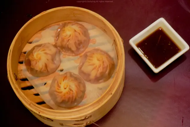 半死辣活小籠包 