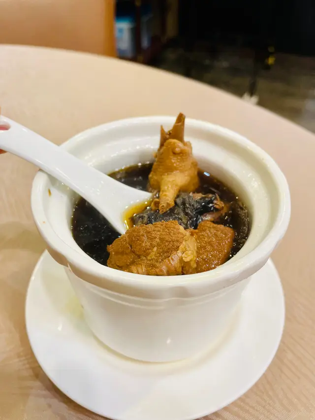 黑蒜竹絲雞燉湯