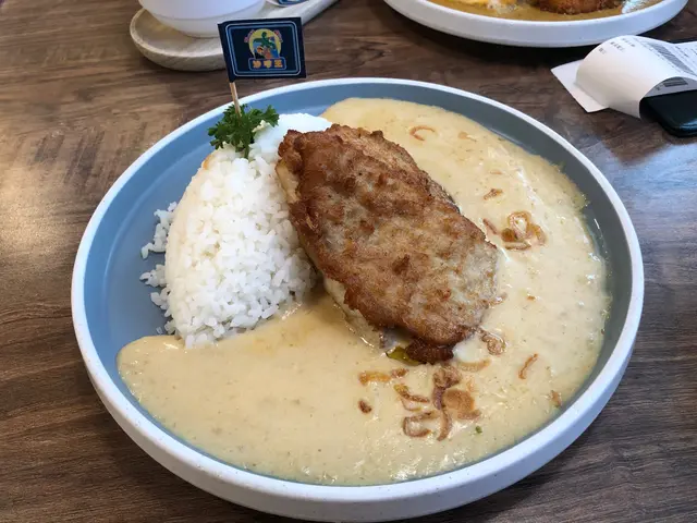 白咖喱香茅豬扒飯