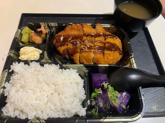 日式吉列豬扒便當