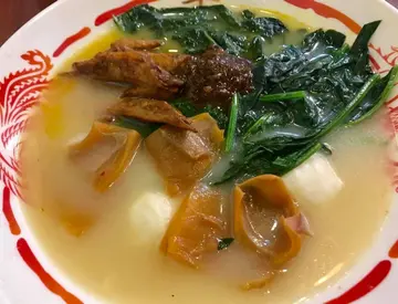 菠菜鱿鱼鸡翼尖墨鱼丸咖哩酱特浓猪骨汤赞岐乌冬