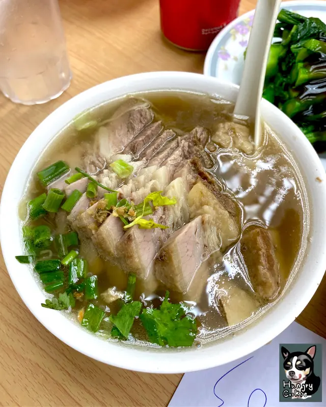 原汁牛腩幼麵 Thin noodle (with beef brisket)