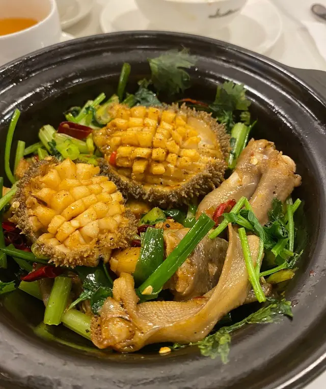 麻辣鮑魚掌翼煲