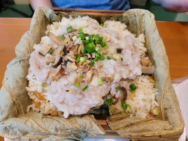 肉餅荷葉飯
