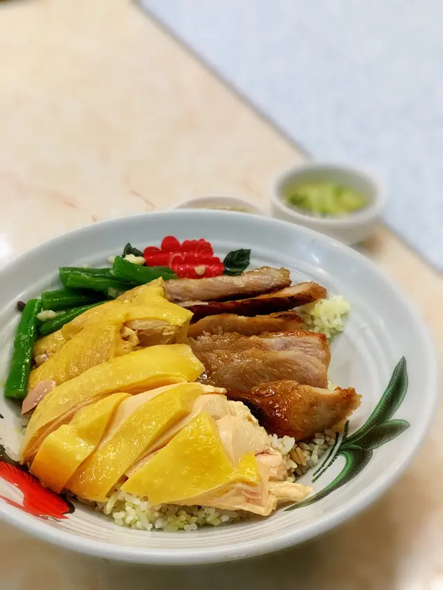 泰王海南雞拼豬頸肉飯